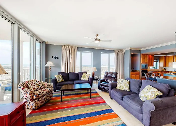 Holiday home Spacious Coastal Gem With Fast Wifi Gulf Views Private Balcony & Full Kitchen Gulf Shores