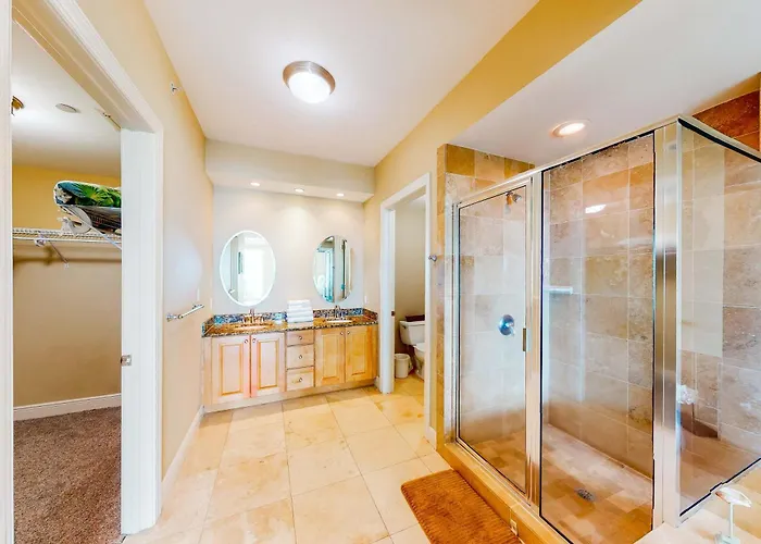 Spacious Coastal Gem With Fast Wifi Gulf Views Private Balcony & Full Kitchen Holiday home *