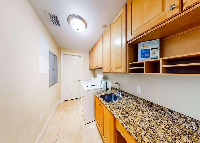 Spacious Coastal Gem With Fast Wifi Gulf Views Private Balcony & Full Kitchen * Gulf Shores