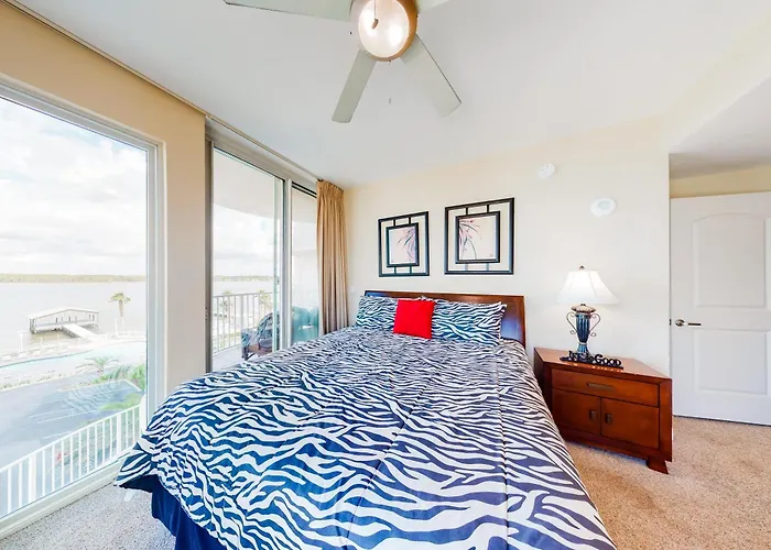 Holiday home Spacious Coastal Gem With Fast Wifi Gulf Views Private Balcony & Full Kitchen Gulf Shores