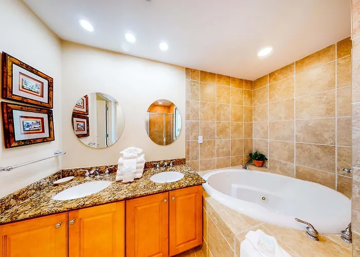 Holiday home Spacious Coastal Gem With Fast Wifi Gulf Views Private Balcony & Full Kitchen