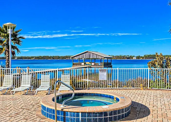Holiday home Spacious Coastal Gem With Fast Wifi Gulf Views Private Balcony & Full Kitchen