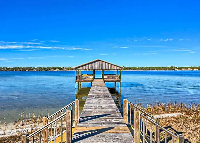 Spacious Coastal Gem With Fast Wifi Gulf Views Private Balcony & Full Kitchen