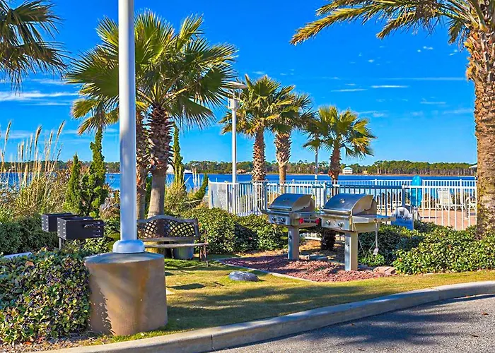 Spacious Coastal Gem With Fast Wifi Gulf Views Private Balcony & Full Kitchen Holiday home *